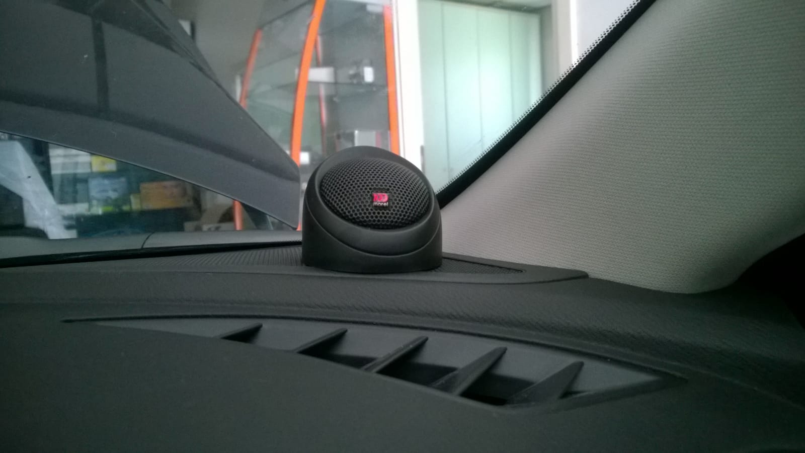 Hi-Fi Car 14